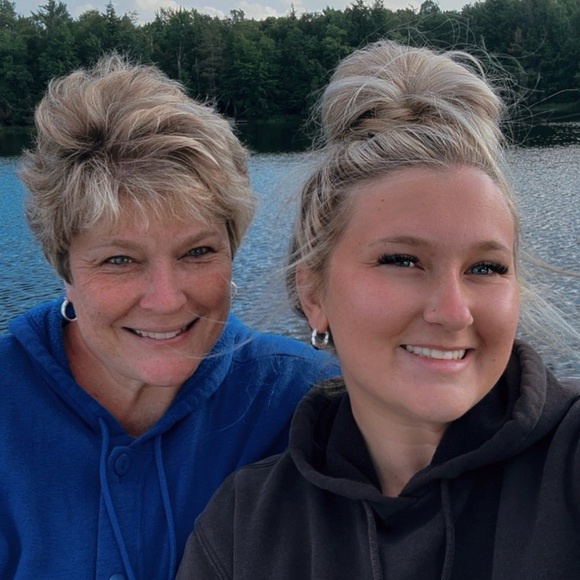 READ ABOUT MY CLOSET! - Picture 5 of 7